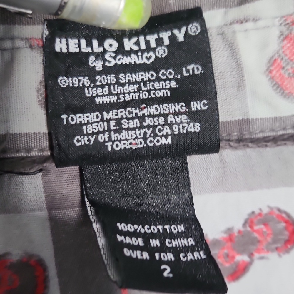 Hello Kitty Gray Sanrio Plaid Button-Up Shirt Women Plus 2X 100% Cotton - Picture 3 of 6